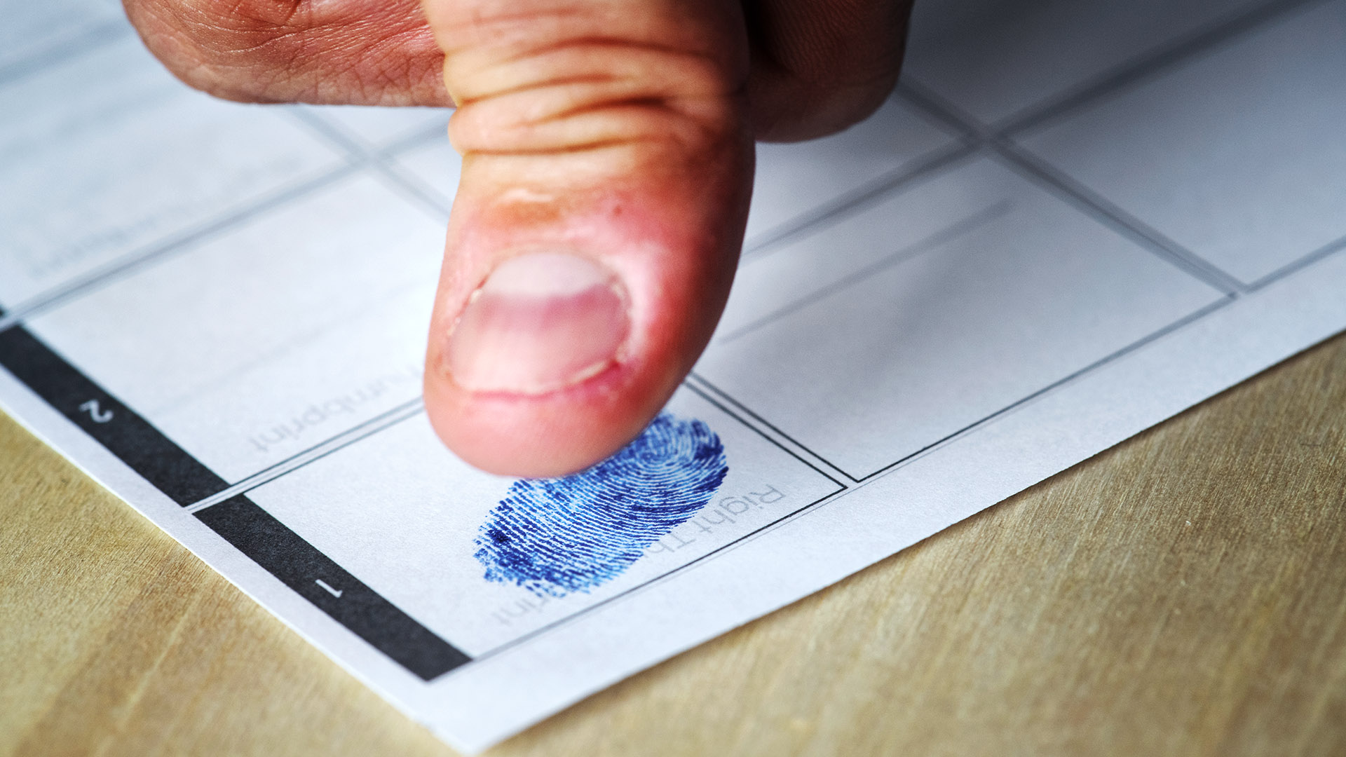 La Abogacía General del TJUE respalda la obligación de recoger y almacenar huellas dactilares en los documentos de identidad